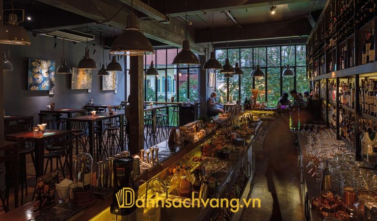 Layla Eatery & Bar - quán bar ở TPHCM trên đường Đông Du