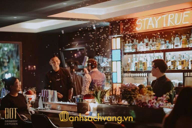 Dot Bar - quán cocktail bar ở TPHCM trên đường Lý Tự Trọng