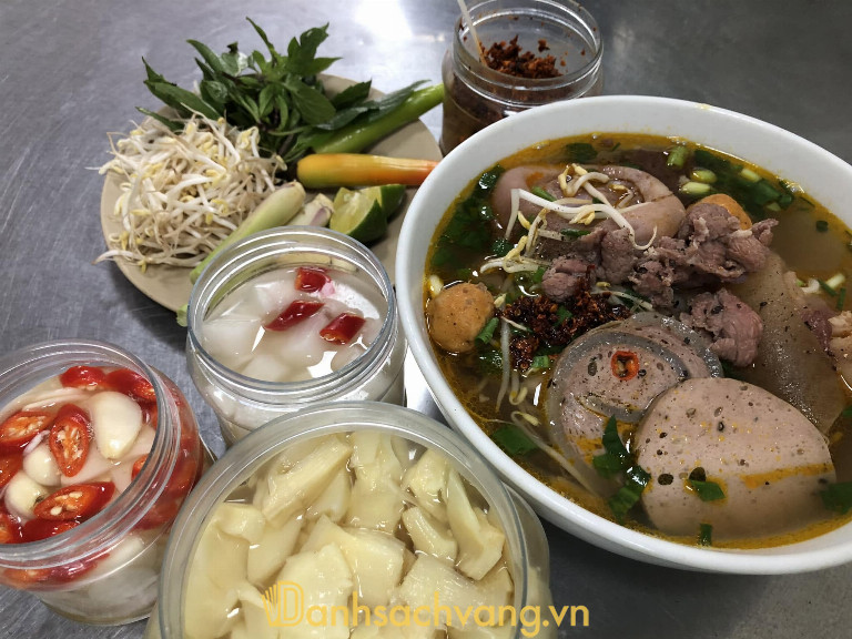 Bún bò Huế O Thủy – 418 Ngô Gia Tự, Hải An