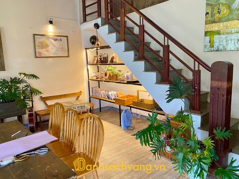 Tiệm Cà phê Ngã Ba Đường ở Gia Lai