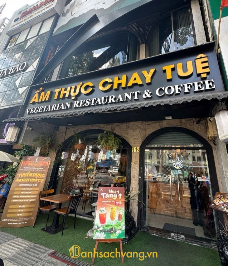 Ẩm Thực Chay Tuệ - nhà hàng chay tại TPHCM