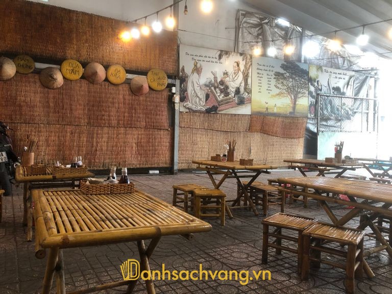 Quán cơm Quê Nhà - Hẻm 132 đường 3 Tháng 2