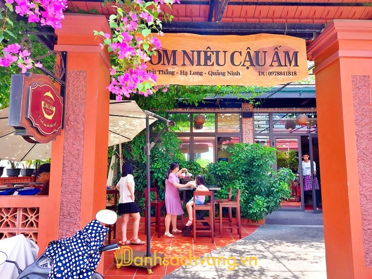 Cơm Niêu Cậu Ấm tại phố Hải Thắng, Hạ Long