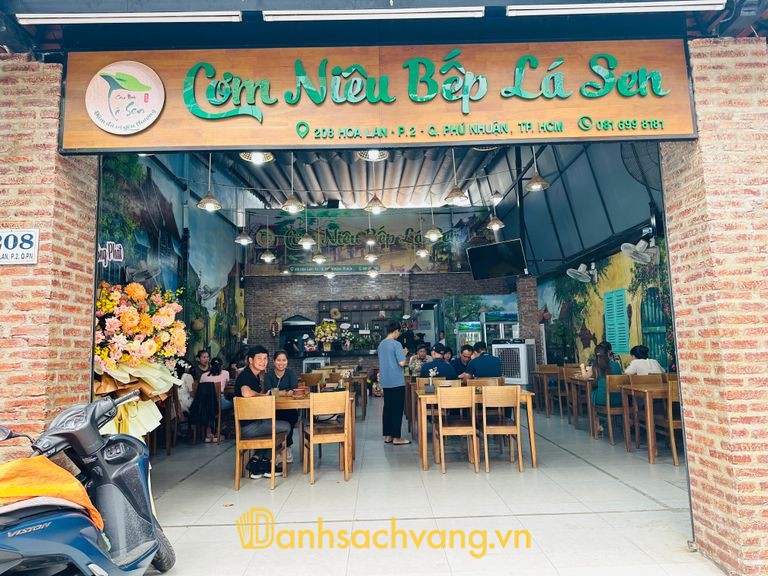 Cơm Niêu Bếp Lá Sen - quán cơm niêu ở TPHCM