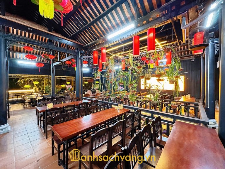 Nhà Hàng Cơm Niêu Sen tại Vỹ Dạ Huế