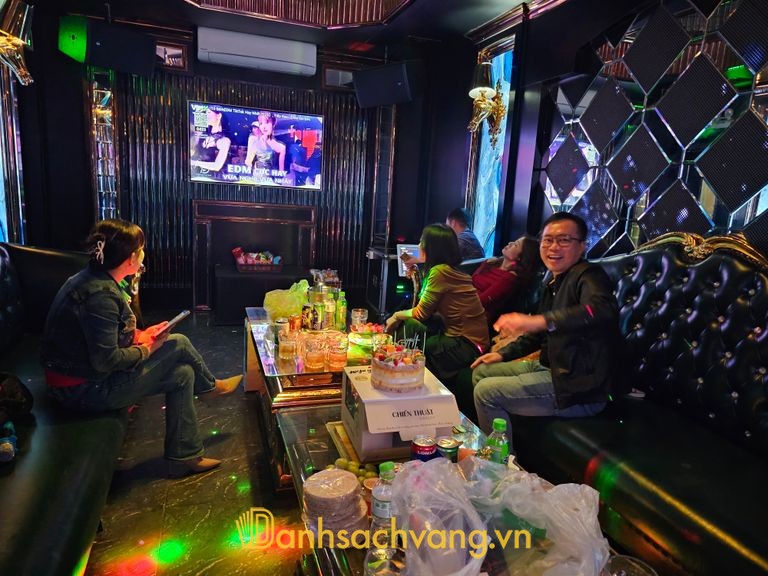 Karaoke Omega - không gian phòng hát trên đường Nguyễn Văn Cừ Nghệ An