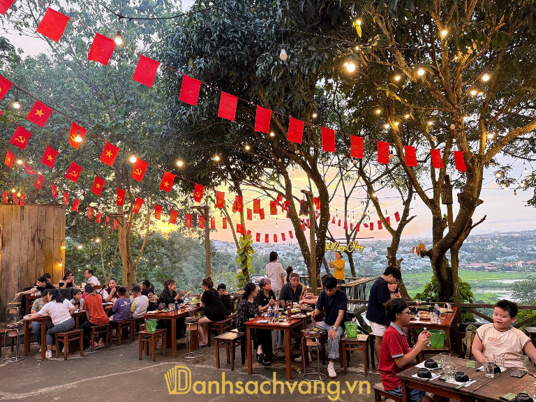 Chill Lưng Chừng – 59A Tô Vĩnh Diện, Phường Hoa Lư