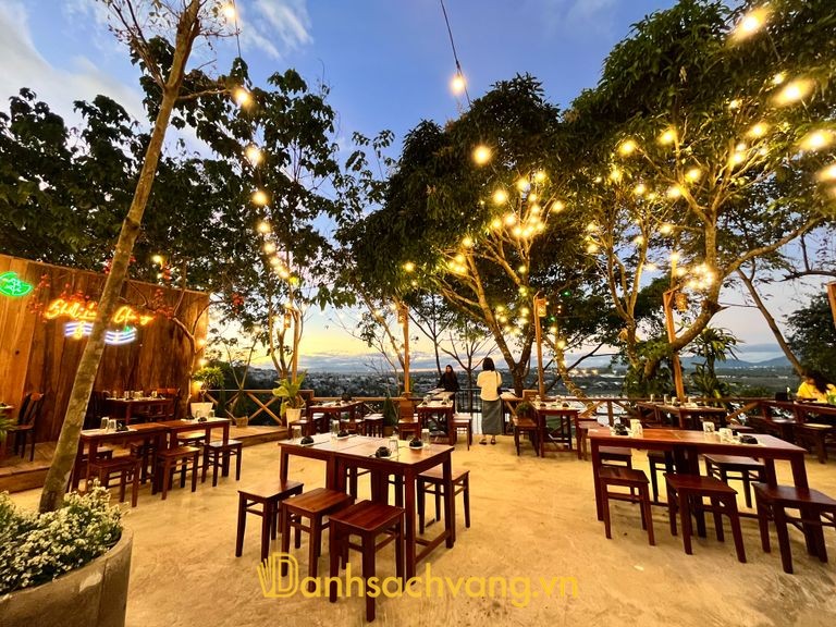 Chill Lưng Chừng - Quán nhậu ở Gia Lai có không gian ngắm cảnh đẹp
