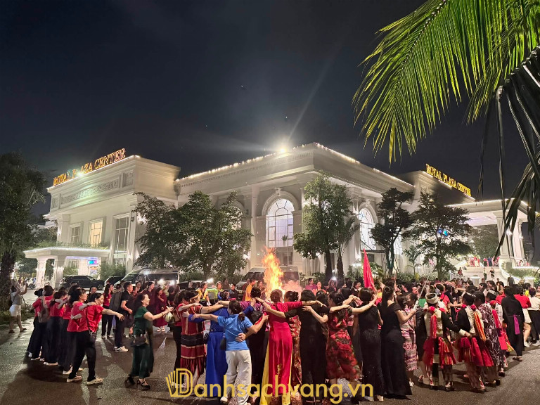 Nhà hàng Royal Tuyên Quang – 08 Mạc Đĩnh Chi, Phường Minh Xuân