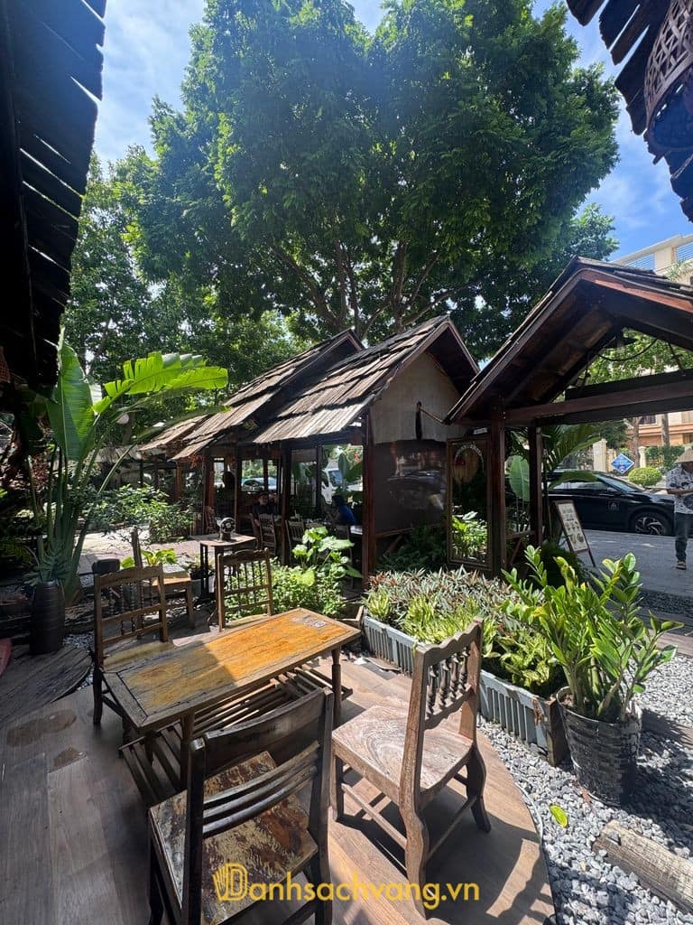Cờ Lau Ninh Bình - nhà hàng phục vụ món Việt và đồ uống