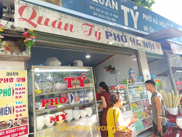 Quán Phở Tý - địa chỉ ăn phở gần ga Huế trên đường Lê Lợi