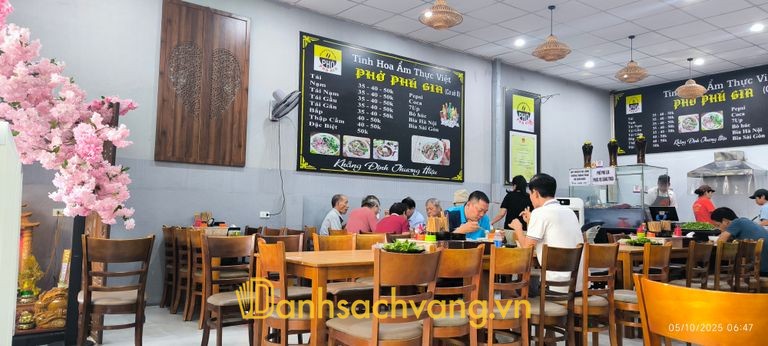 Phở Phú Gia - Quán phở ngon ở Quảng Ninh