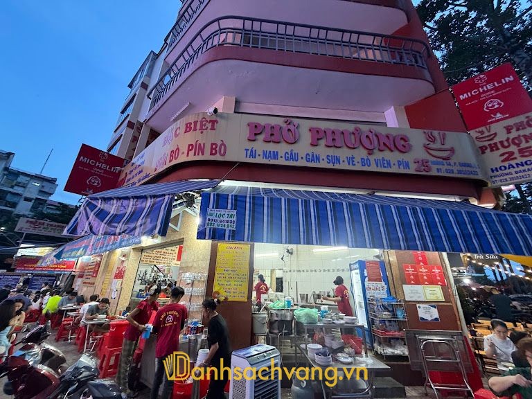 Phở Phượng - quán phở ngon ở TPHCM tại đường Hoàng Sa