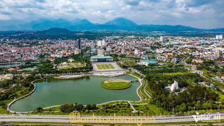 Vẻ đẹp của Quảng Trường Hồ Chí Minh – Vĩnh Yên Phú Thọ