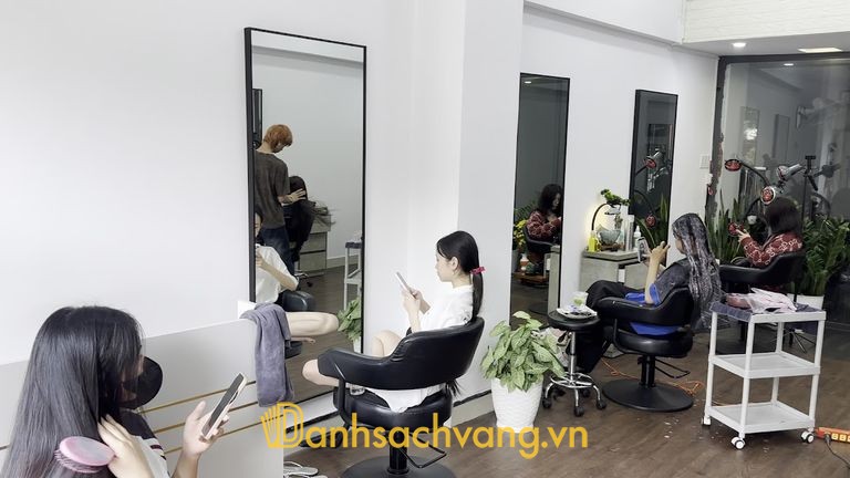AM Hair Salon - 232 Y Jut