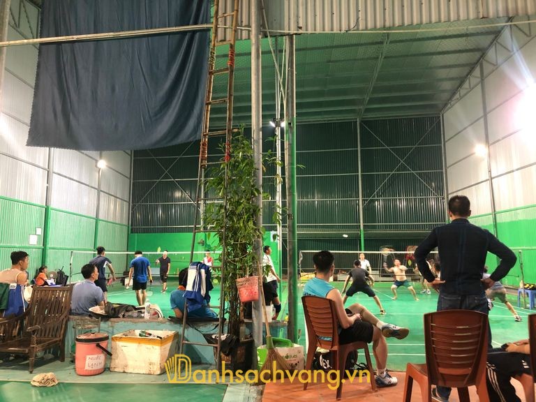 Sân Cầu Lông Hinh Quách ở Tân Tiến Việt Yên Hưng Yên