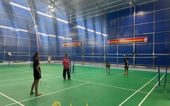 9 Sân cầu lông ở Hưng Yên giá rẻ, không gian tập luyện tốt