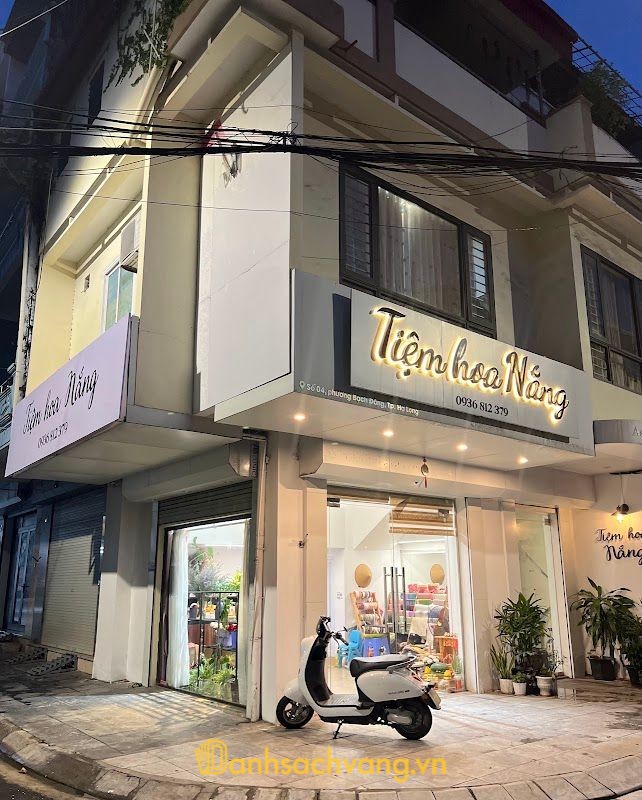 Tiệm hoa Nắng Hạ Long