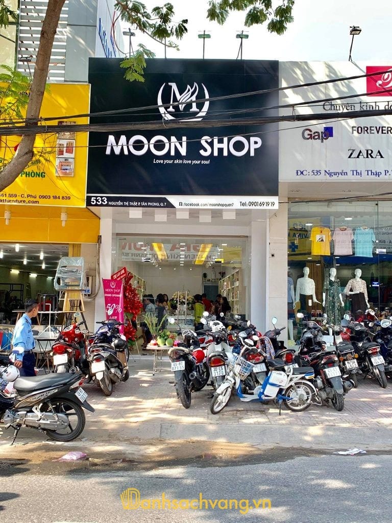 Moon Shop Quận 7 - shop mỹ phẩm ở TPHCM
