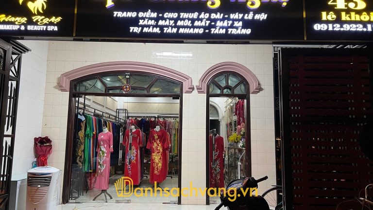 Giang Nghệ - cho thuê áo dài và trang điểm tại Vinh Nghệ An