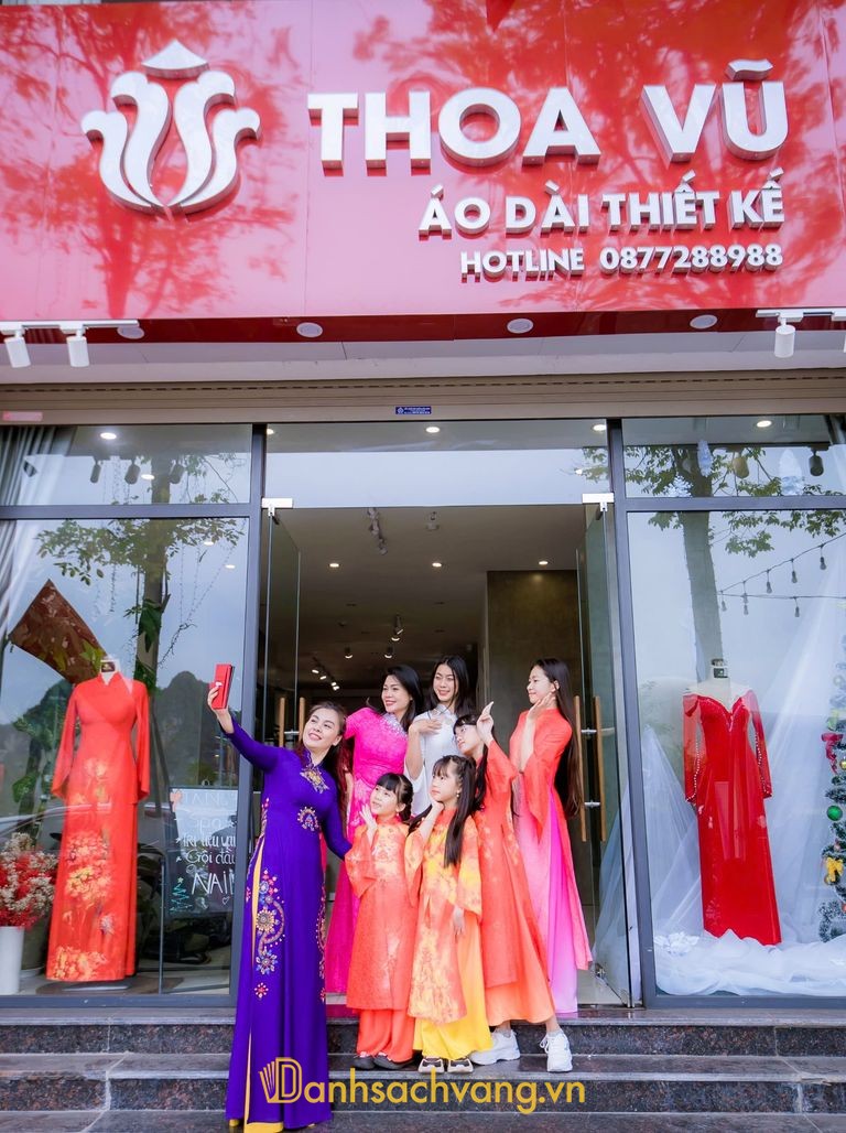 Áo dài Thoa Vũ Hạ Long Quảng Ninh với các thiết kế áo dài trang trọng