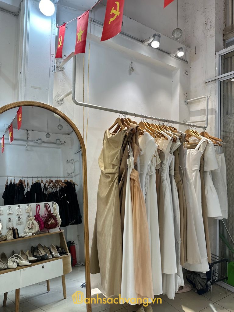 Doll Up - cho thuê váy thiết kế chính hãng Hà Nội