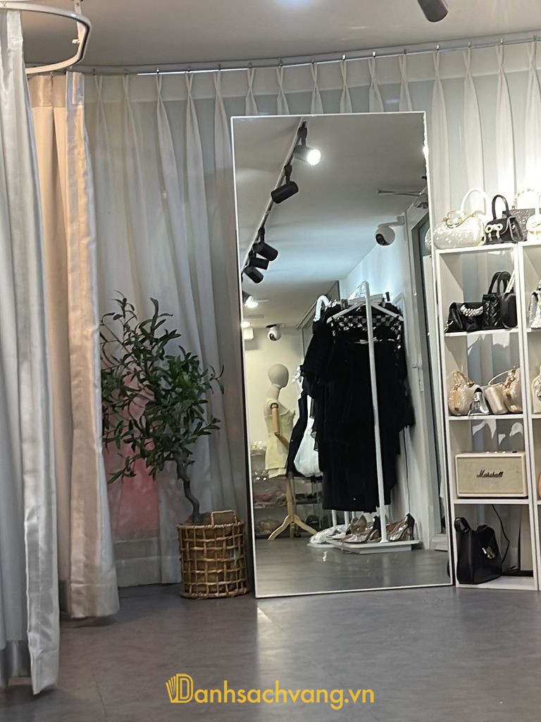 Party Holic - cửa hàng cho thuê đầm váy thiết kế tại TPHCM