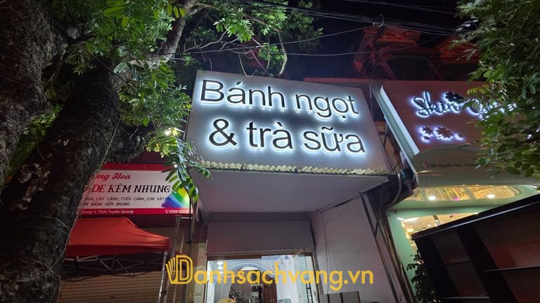 Bánh Ngọt và Trà Sữa Táng Xing tại Tuyên Quang