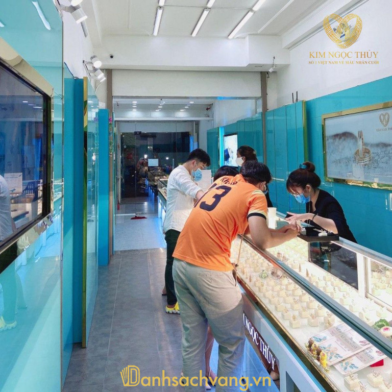 Kim Ngọc Thủy – 184 Cao Đạt, Phường Chợ Quán