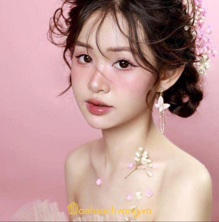 Ly Anna Makeup Artist - tiệm trang điểm cô dâu ở Đà Nẵng