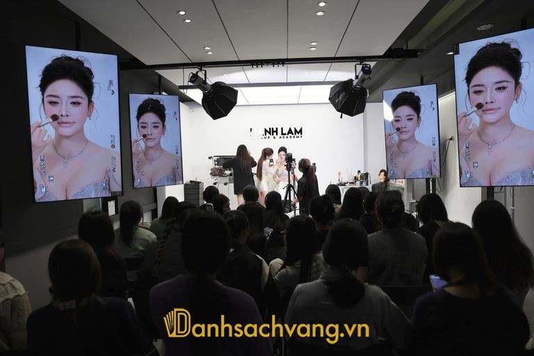 Hạnh Lâm Makeup & Academy tại Hà Nội