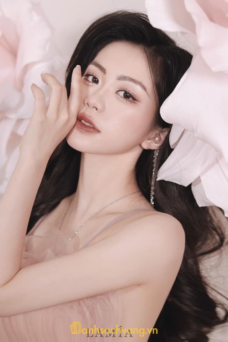 Tiệm Lạc Trang Điểm tại Nguyễn Ngọc Vũ Hà Nội