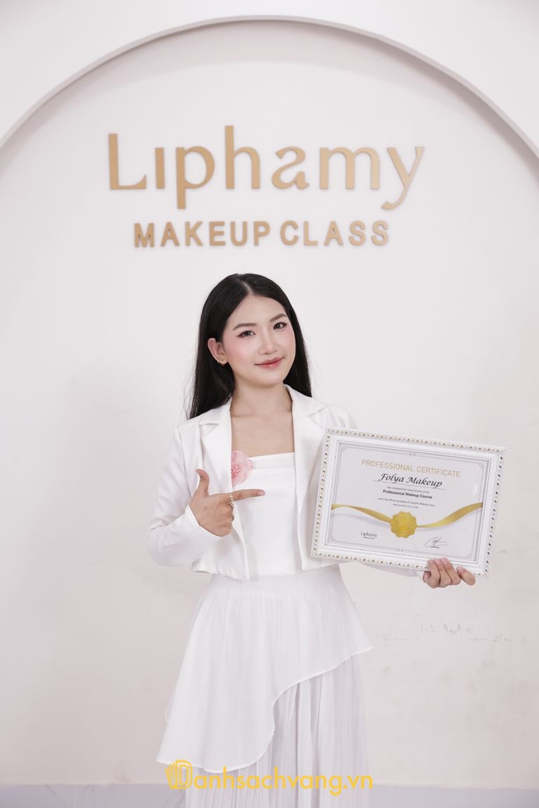 Folya Makeup trang điểm cô dâu tại Bình Tân TPHCM